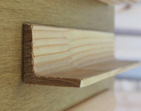 Уголок сосна цельный №33*33*2,7 Асорт